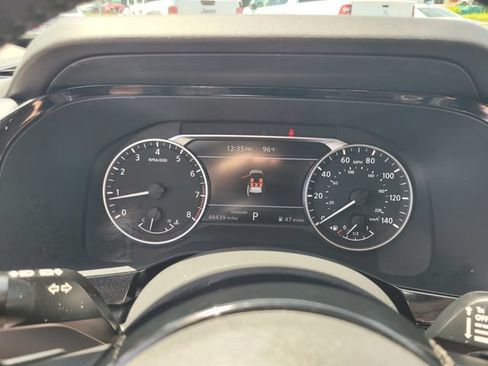 Certified 2022 Nissan Pathfinder SV w/ SV Premium Package FWD image 29