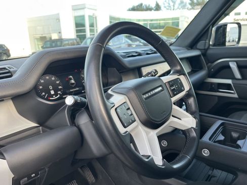 Used 2023 Land Rover Defender 110 X-Dynamic SE image 12