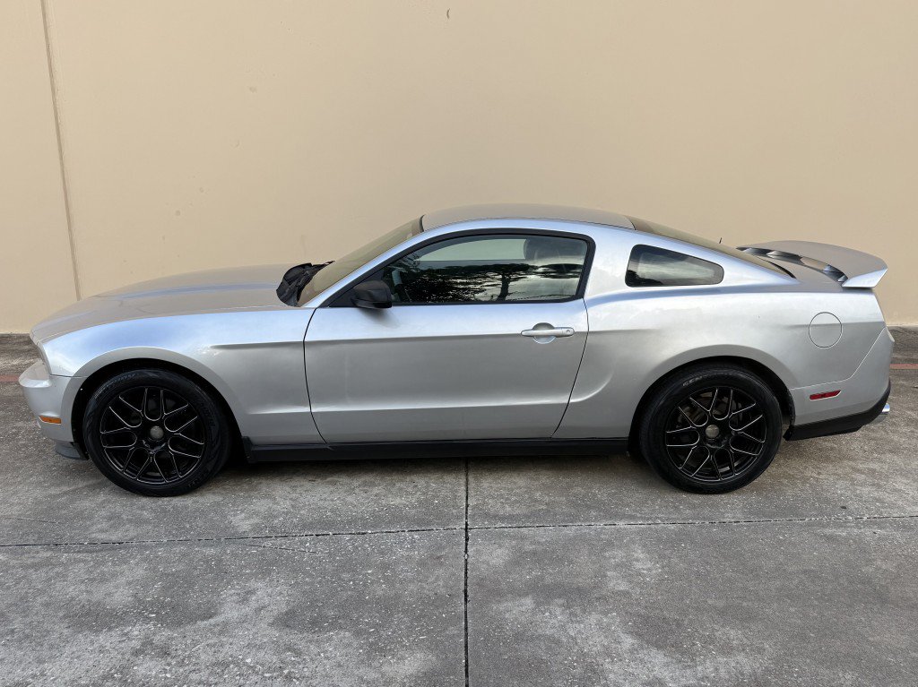 Used 2012 Ford Mustang Coupe RWD image 6