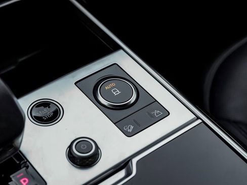 Used 2023 Land Rover Range Rover SE image 24