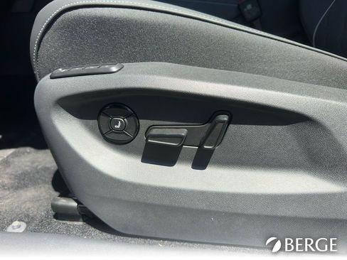 New 2026 Volkswagen Tiguan SEL R-Line AWD/4WD image 14