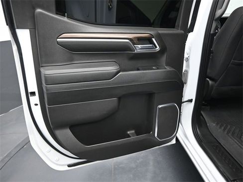 Used 2023 Chevrolet Silverado 1500 LT Trail Boss w/ Convenience Package II image 24