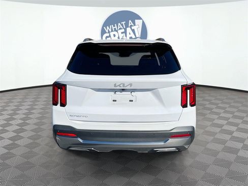 Used 2024 Kia Sorento SX image 4