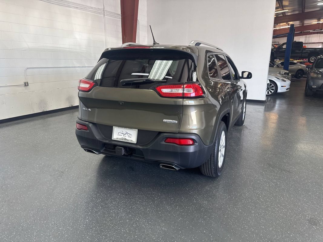 Used 2015 Jeep Cherokee Latitude AWD/4WD image 4