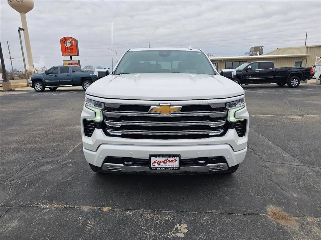 Used 2025 Chevrolet Silverado 1500 High Country AWD/4WD image 8