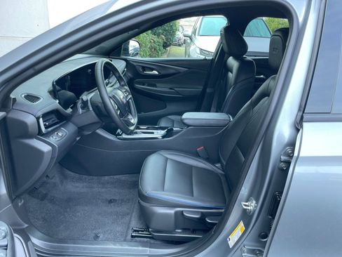 Used 2025 Buick Envista Sport Touring image 28