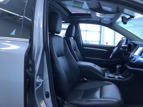 Used 2015 Toyota Highlander XLE image 23