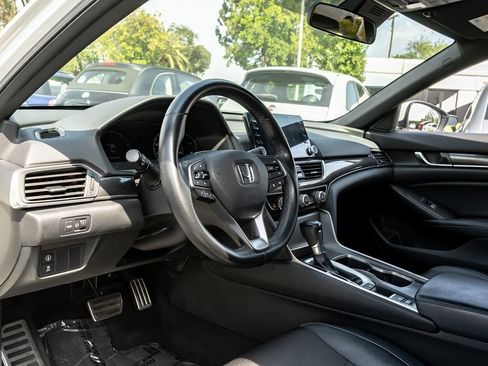 Used 2018 Honda Accord Sport image 6