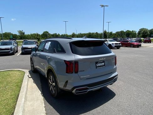 Certified 2023 Kia Sorento EX w/ Panoramic Sunroof Package FWD image 5