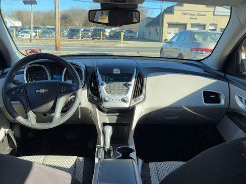 Used 2015 Chevrolet Equinox LS image 9