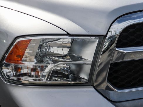 Used 2017 RAM 1500 Classic SLT image 2