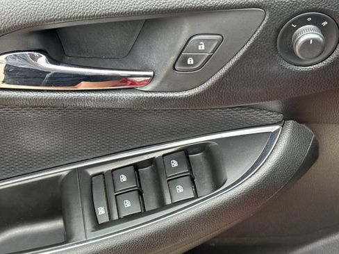 Used 2018 Chevrolet Cruze LT w/ Convenience Package FWD image 14
