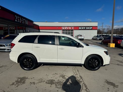 Used 2020 Dodge Journey SE w/ SE Popular Equipment Group image 2