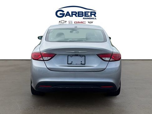 Used 2015 Chrysler 200 Limited w/ Convenience Group FWD image 4