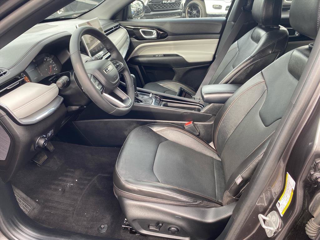 Used 2023 Jeep Compass Limited AWD/4WD image 9