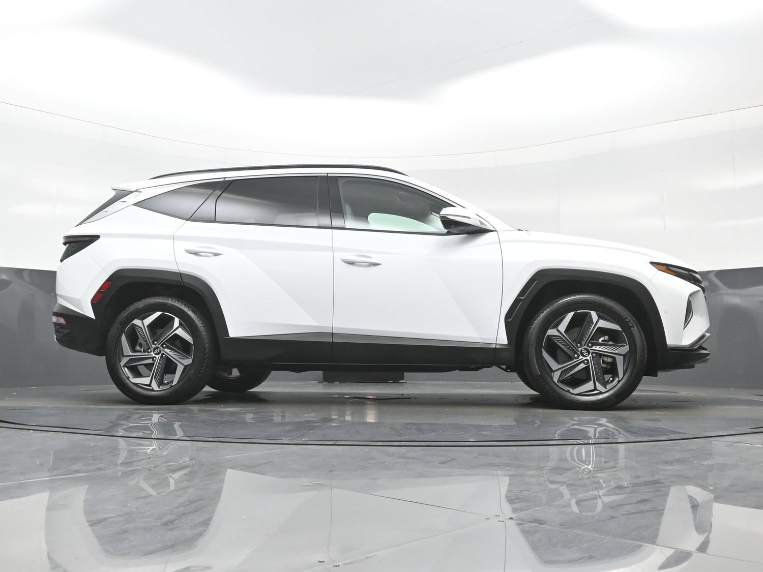 Certified 2024 Hyundai Tucson Limited AWD/4WD image 34