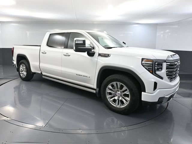 Used 2023 GMC Sierra 1500 Denali w/ Technology Package AWD/4WD image 1