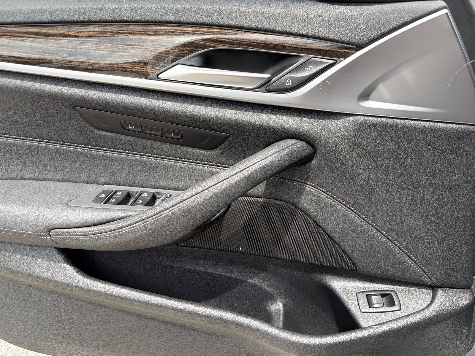 Used 2023 BMW 540i w/ Convenience Package RWD image 25