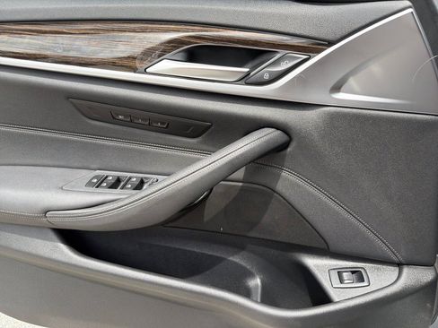 Used 2023 BMW 540i w/ Convenience Package RWD image 25