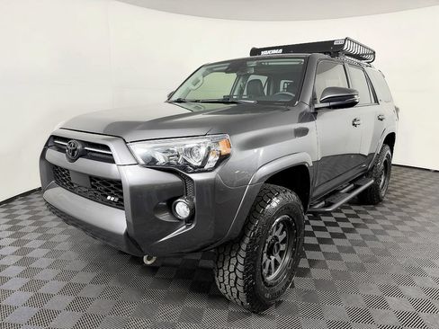 Used 2020 Toyota 4Runner SR5 Premium w/ Moonroof Package AWD/4WD image 2