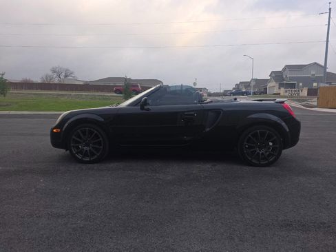 Used 2000 Toyota MR2 image 7