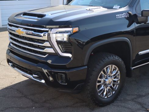 Used 2024 Chevrolet Silverado 2500 High Country w/ High Country Premium Package image 7