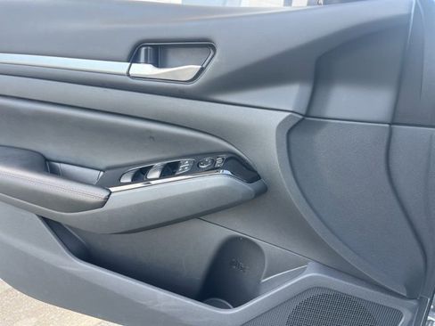 Used 2024 Nissan Altima 2.5 SR image 6