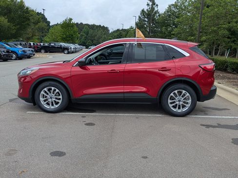 Certified 2022 Ford Escape SE w/ Convenience Package FWD image 7