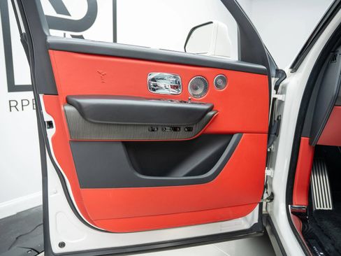 Used 2019 Rolls-Royce Cullinan AWD/4WD image 24