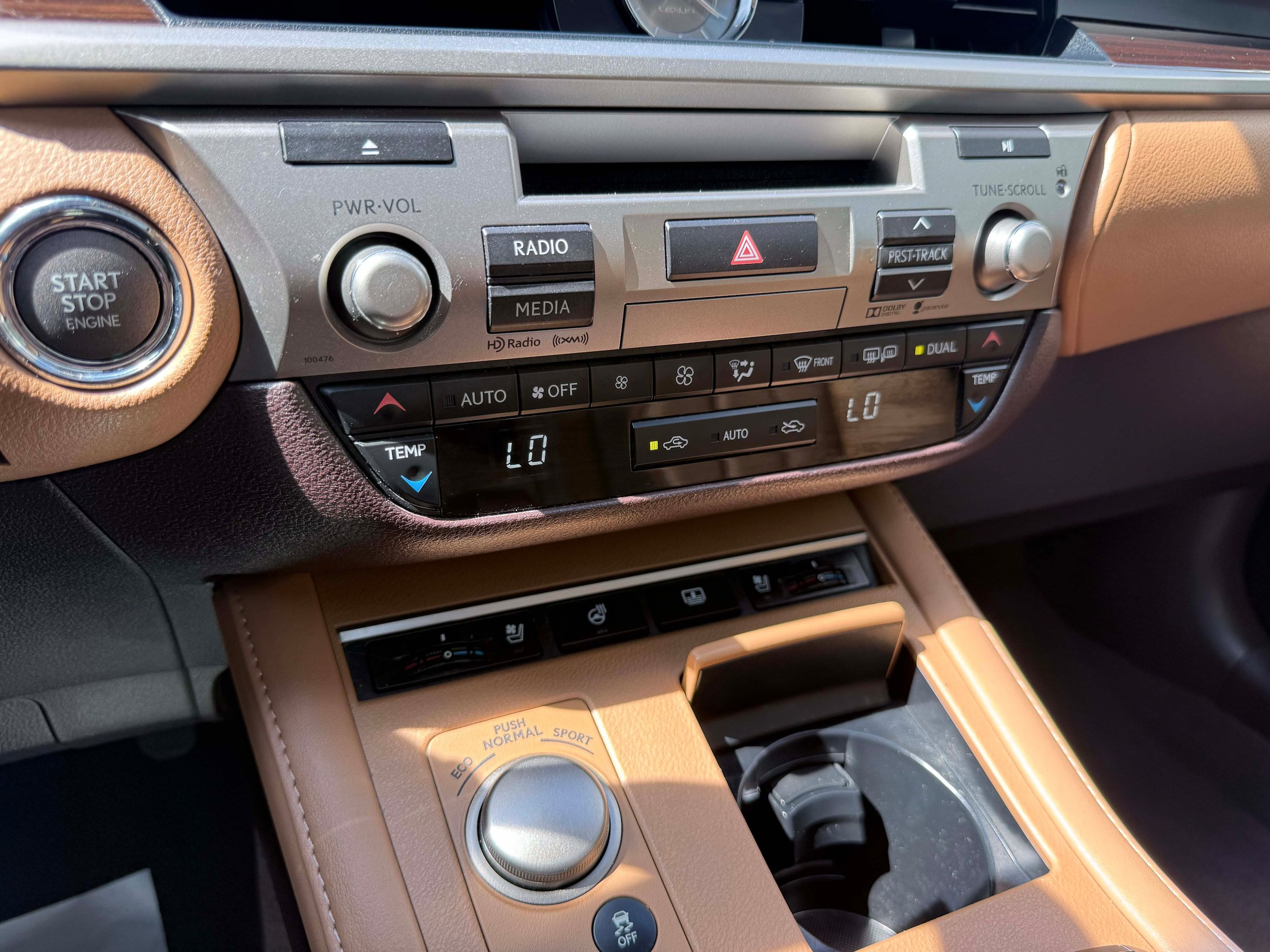 Used 2016 Lexus ES 350 w/ Luxury Package w/Wood Trim FWD image 23