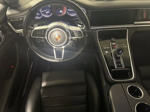 Used 2018 Porsche Panamera Turbo image 10