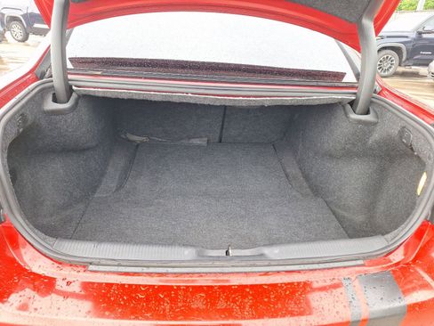 Used 2015 Dodge Charger SXT RWD image 32