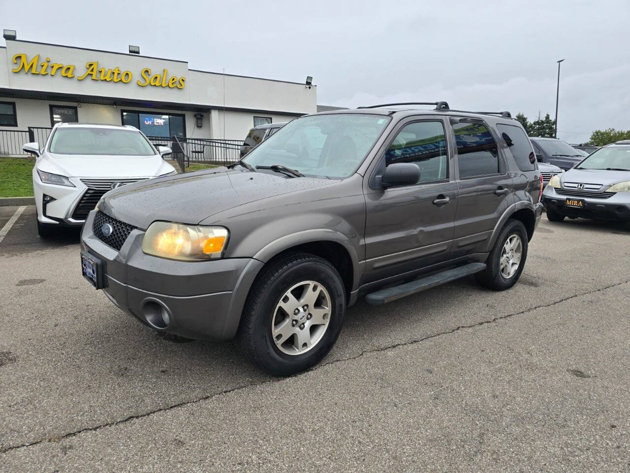 Used 2005 Ford Escape Limited FWD image 2