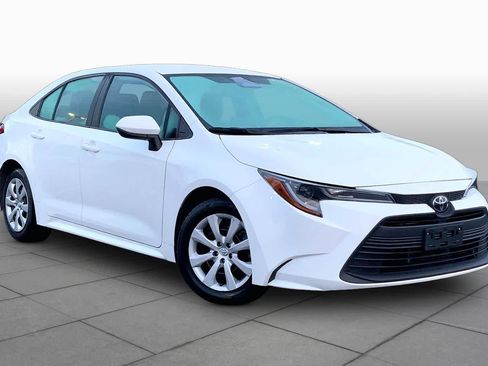 Used 2024 Toyota Corolla LE FWD image 3