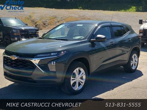 Used 2025 Chevrolet Trax LS w/ Driver Confidence Package FWD image 1