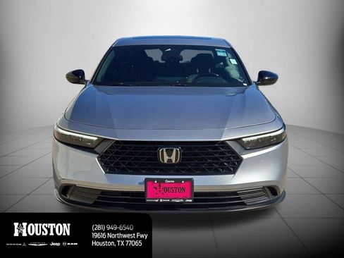 Used 2023 Honda Accord Sport image 9