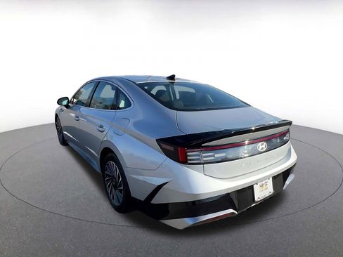 Used 2025 Hyundai Sonata SEL FWD image 11