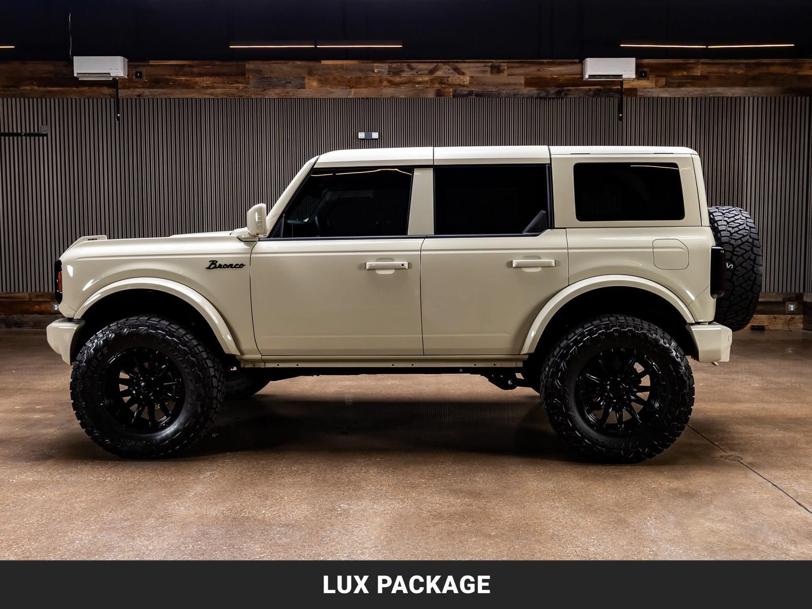 Used 2026 Ford Bronco Outer Banks AWD/4WD image 5