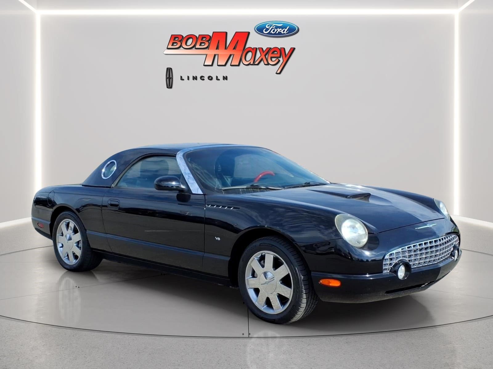 Used 2002 Ford Thunderbird RWD image 3