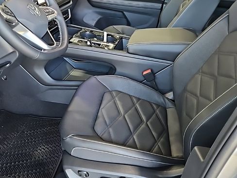 New 2026 Volkswagen Atlas SE image 30