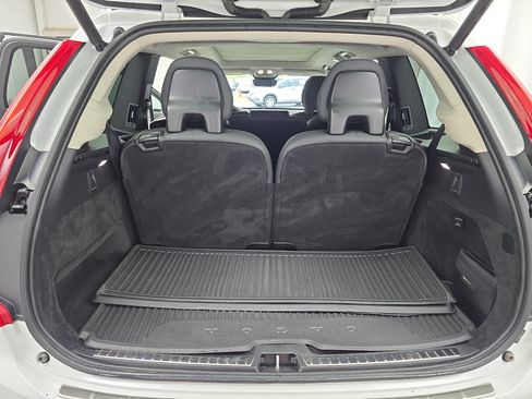 Used 2023 Volvo XC90 B5 Plus w/ Protection Package AWD/4WD image 13
