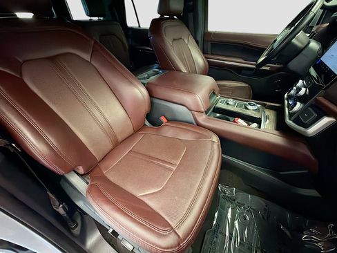 Used 2023 Ford Expedition Limited AWD/4WD image 16