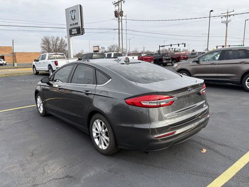 Used 2019 Ford Fusion SE image 6