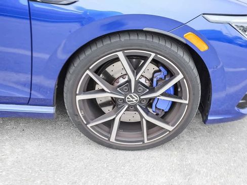 Used 2023 Volkswagen Golf R image 13