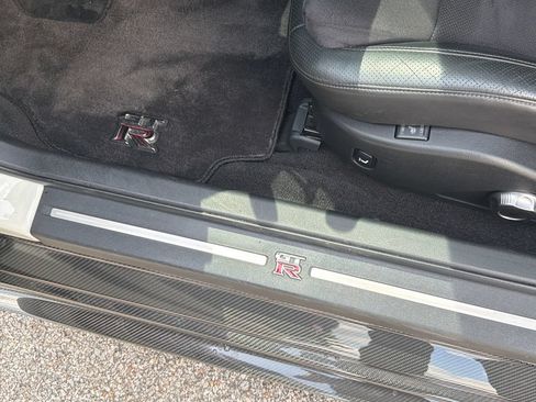 Used 2010 Nissan GT-R Premium AWD/4WD image 31
