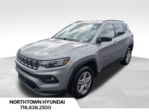 Used 2024 Jeep Compass Latitude image 1