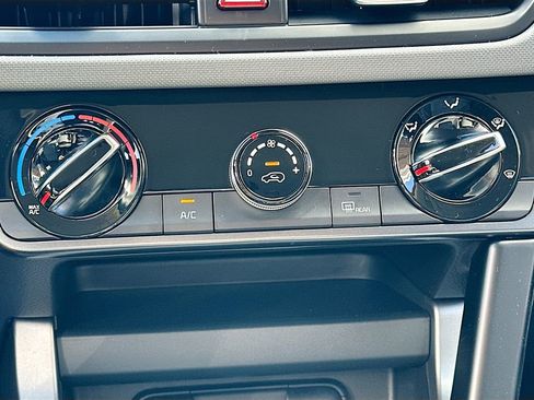 New 2026 Kia Seltos LX image 15