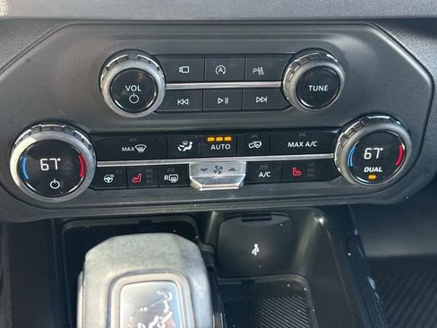 Used 2025 Ford Bronco Outer Banks AWD/4WD image 23