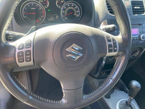 Used 2011 Suzuki SX4 Sport SE FWD image 25
