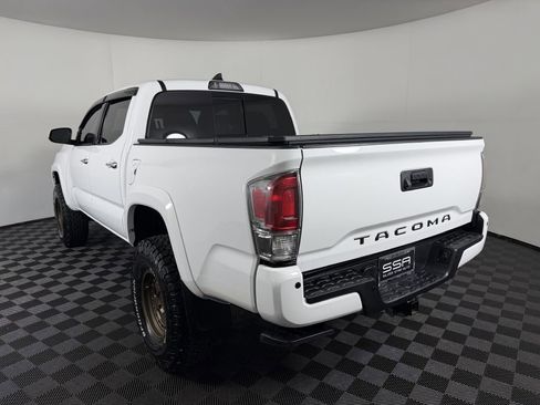 Used 2019 Toyota Tacoma Limited AWD/4WD image 7